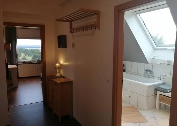 Tina's Weite Aussicht Hotel *